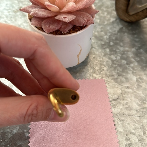 LV Lock & Key 320 - Picture 6 of 8